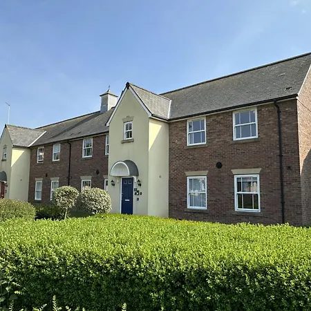 The Cosy Retreat - Part Of The The Bay Village With Pool, Gym And Direct Access, Pub, Restaurant, Tennis And Meadows Walks * Filey