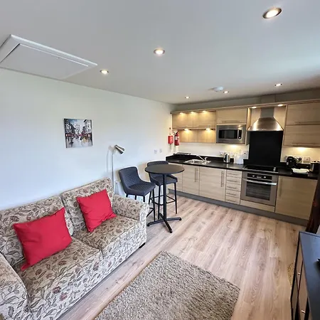 The Cosy Retreat - Part Of The The Bay Village With Pool, Gym And Direct Access, Pub, Restaurant, Tennis And Meadows Walks * Filey