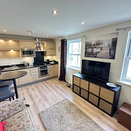 The Cosy Retreat - Part Of The The Bay Village With Pool, Gym And Direct Access, Pub, Restaurant, Tennis And Meadows Walks Filey