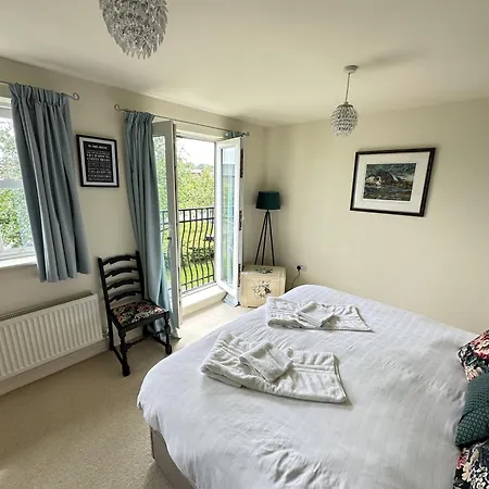 The Cosy Retreat - Part Of The The Bay Village With Pool, Gym And Direct Access, Pub, Restaurant, Tennis And Meadows Walks