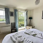 The Cosy Retreat - Part Of The The Bay Village With Pool, Gym And Direct Access, Pub, Restaurant, Tennis And Meadows Walks Filey