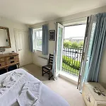 The Cosy Retreat - Part Of The The Bay Village With Pool, Gym And Direct Access, Pub, Restaurant, Tennis And Meadows Walks Filey