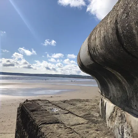 The Cosy Retreat - Part Of The The Bay Village With Pool, Gym And Direct Access, Pub, Restaurant, Tennis And Meadows Walks Filey